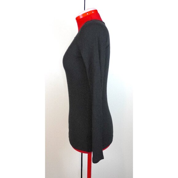 Express Ribbed Lace-Trim V-Neck Long Sleeve - Picture 5 of 8